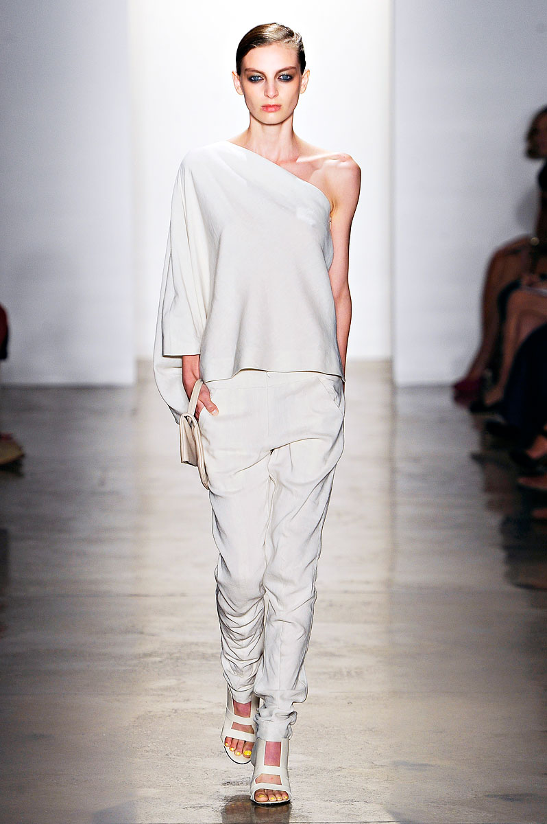 zero-maria-cornejo-rtw-spring2012-runway-001_231112296575